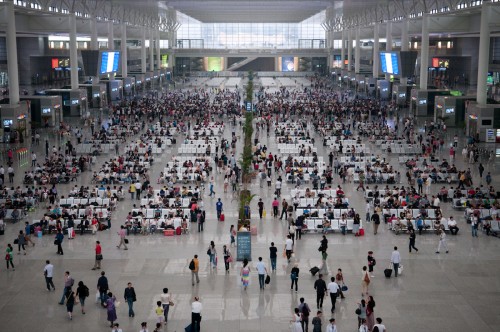2011-05-21 hongqiao railway station-2